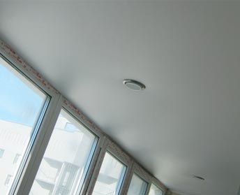 Матовый потолок на лоджию 6 м²